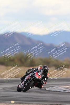 media/Nov-16-2025-Race Pace (Sun) [[8c5fa54630]]/Non Verified Riders (1st 20 Minutes)/5-Turn 15 (110pm)/